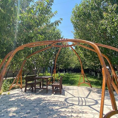 Sunny Hostel Osh Dış mekan fotoğraf