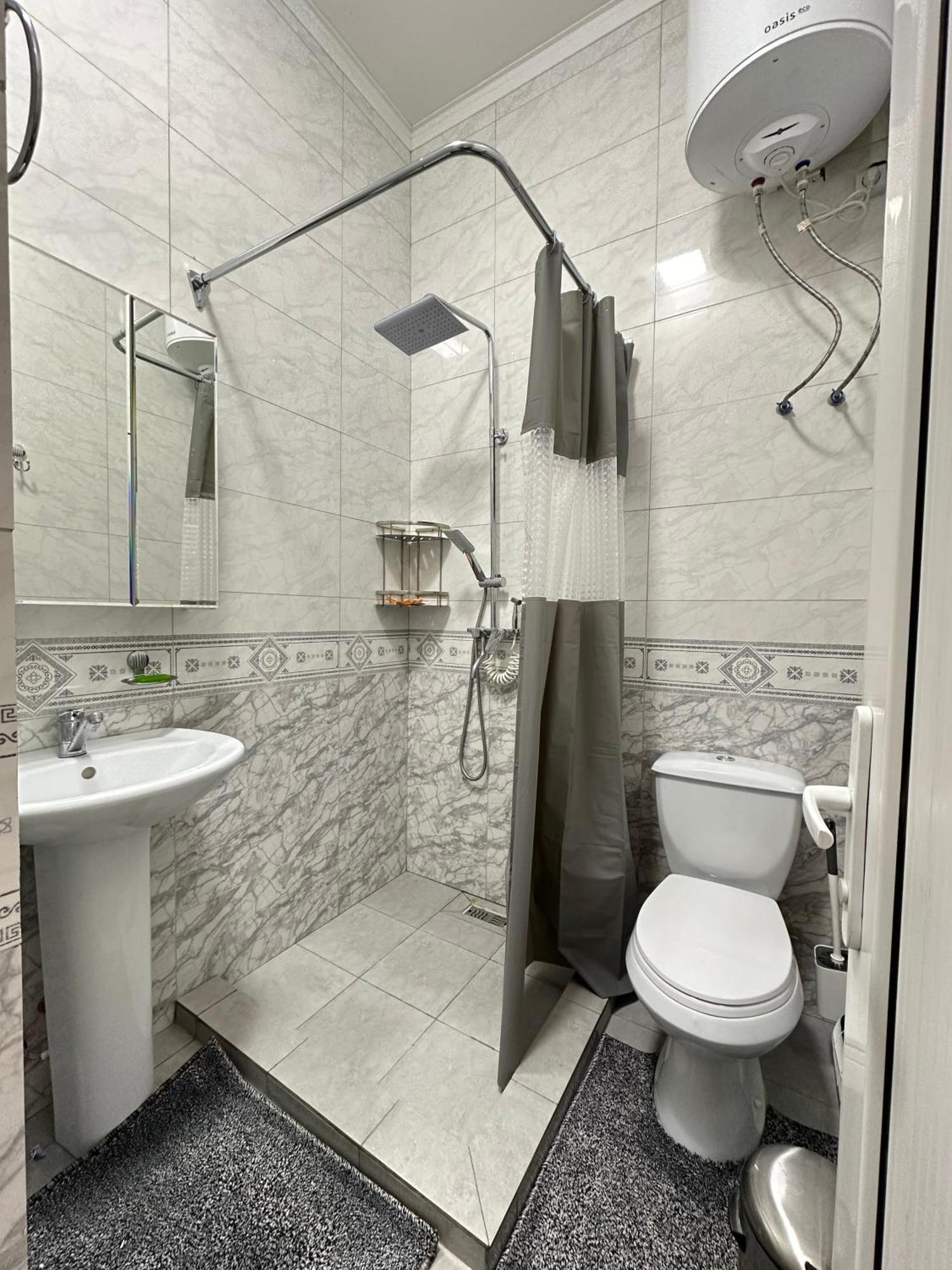 Sunny Hostel Osh Dış mekan fotoğraf