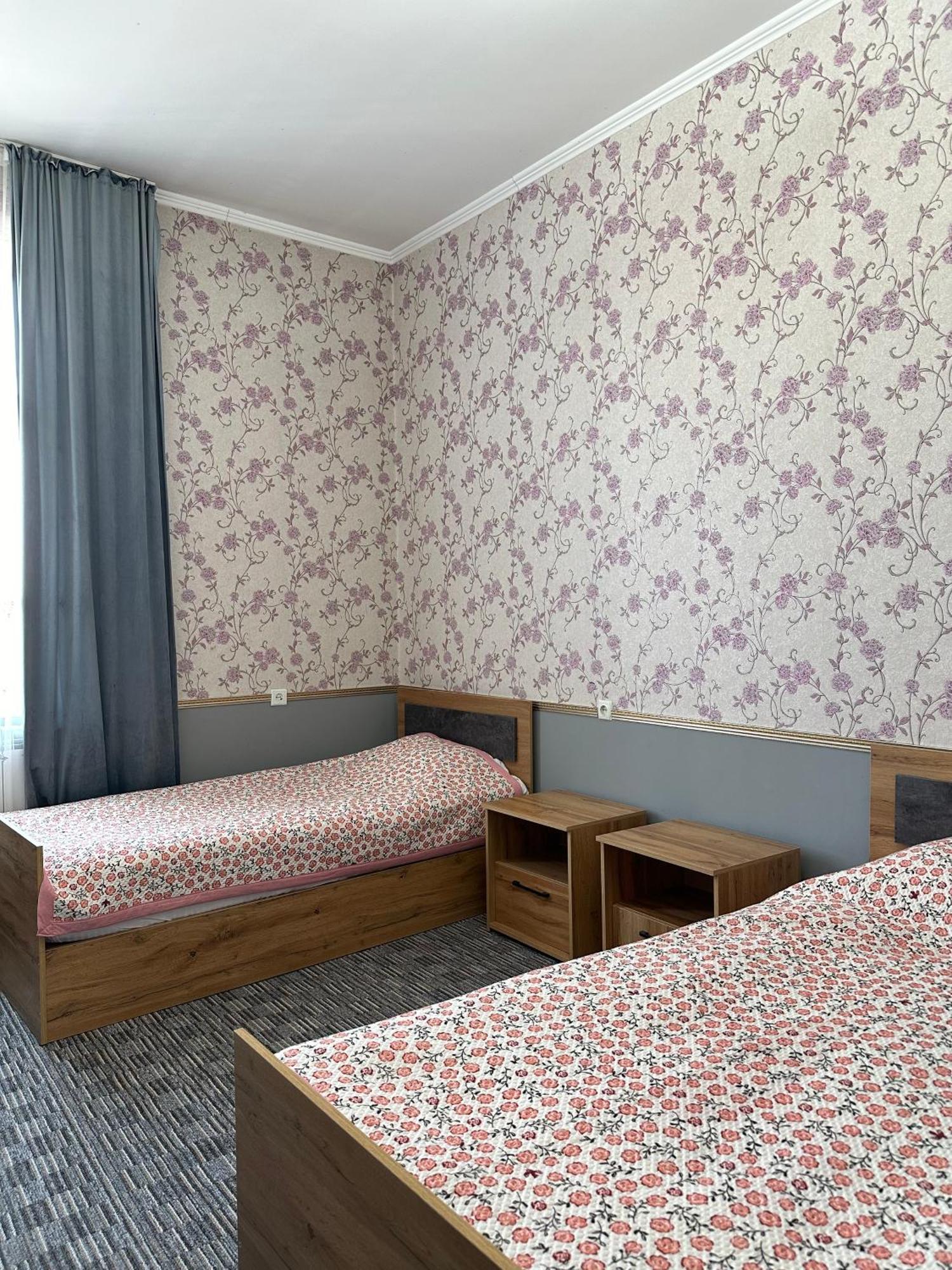 Sunny Hostel Osh Dış mekan fotoğraf
