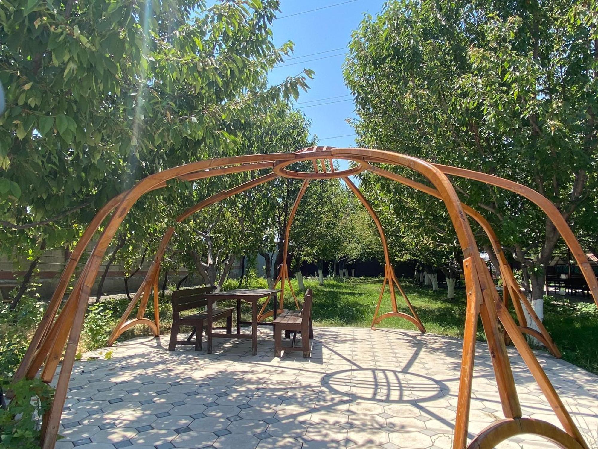 Sunny Hostel Osh Dış mekan fotoğraf
